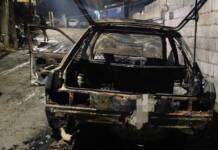 Despertó por un ruido y encontró su auto envuelto en llamas en Carlos Paz