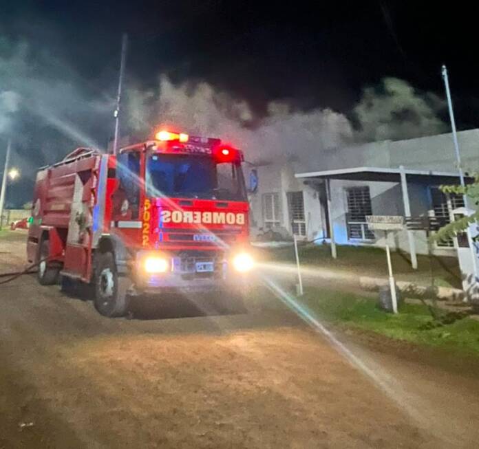 Incendio en Córdoba: un hombre y dos niños sufrieron graves quemaduras