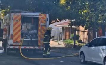 Principio de incendio en una casa en barrio Villa Domínguez