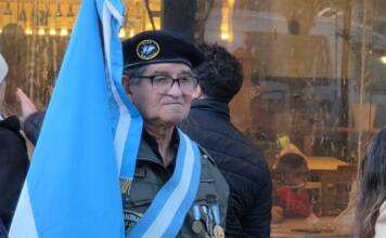 Carlos Paz latió con el corazón de Malvinas: emotivo desfile y cierre del ciclo «En primera persona»