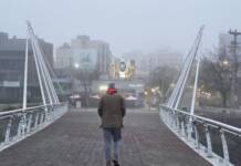 Otra mañana a pura niebla en Carlos Paz: cómo seguirá el tiempo este lunes feriado