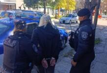 Se querían poner lindas: Detuvieron a dos mujeres por robar maquillaje y bijouterie en un comercio de Carlos Paz