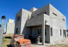 Prometían casas que nunca construyeron: un padre y sus dos hijos irán a juicio acusados de estafas por más de $800 millones