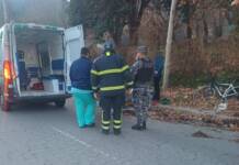 Un ciclista fue embestido por un auto en Villa Independencia