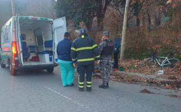 Un ciclista fue embestido por un auto en Villa Independencia