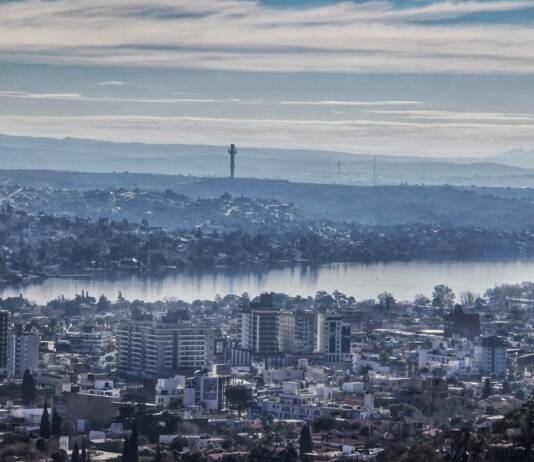 Carlos Paz disfruta el último día de sol antes del frío intenso: cuáles son las posibilidades de nieve