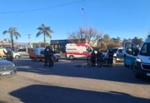 Choque entre una moto y una camioneta en Carlos Paz: un hombre fue hospitalizado