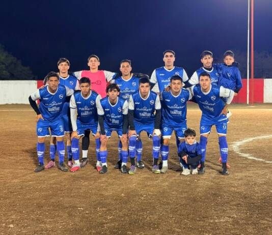 Atlético Carlos Paz mostró carácter y ganó en Córdoba para ser puntero del campeonato