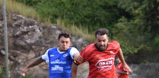 Clásico de Carlos Paz: Independiente y Atlético no se sacaron diferencias en Playas de Oro