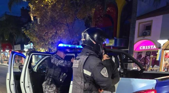 Estaba alcoholizado y molestaba a la gente en pleno centro de Carlos Paz
