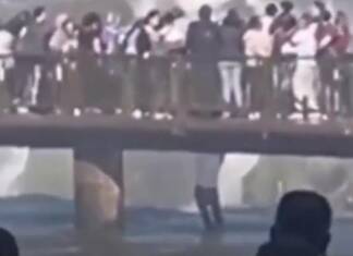 Un turista saltó al agua para salvar su celular en las Cataratas del Iguazú (Video)