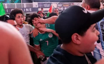 Brutal enfrentamiento entre hinchas argentinos y argelinos en Estados Unidos