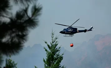 Tragedia en San Juan: cayó un helicóptero de control de incendios y hay 7 muertos