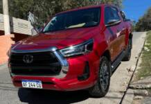 Video: Robaron una camioneta Hilux a pocos metros del centro de Carlos Paz y buscan recuperarla