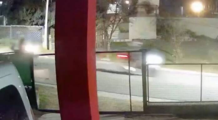 Violento robo en el centro de Carlos Paz: la tiraron de la moto para robársela cuando volvía de trabajar