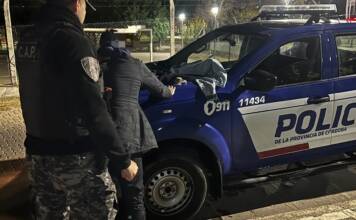 Con la música al calabozo: Robó parlantes en una casa de Villa Domínguez pero terminó preso