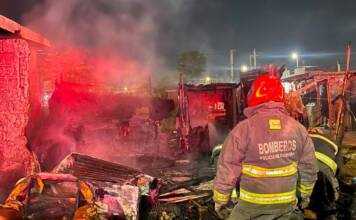 Bomberos salvaron a una mujer en un incendio en Córdoba