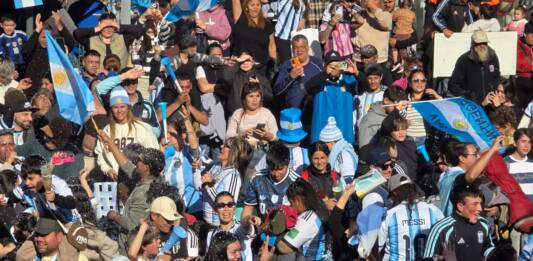 Así se celebró en Carlos Paz y en la región el agónico triunfo de Argentina y el pase a cuartos