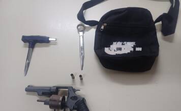 Los detuvieron cuando intentaban escapar de la policía: secuestraron un revólver y llaves ganzúa en Carlos Paz