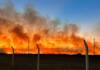 Bomberos controlaron un incendio de pastizales en el límite entre Malagueño y Córdoba