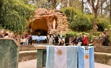 La plegaria final: Las muestras de fe en el día de Argentina – España