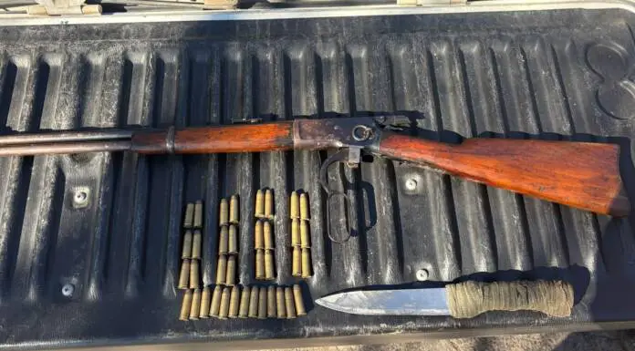 Siesta de furia en Carlos Paz: Detuvieron a un hombre que amenazó a un vecino con un arma y atacó a la Policía