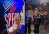 Ocasionó destrozos un local comercial y dañó una moto en pleno centro de Carlos Paz