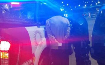 Detuvieron a un hombre por cobrar estacionamiento sin autorización en Carlos Paz