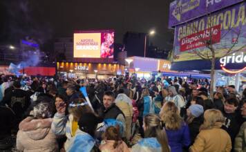 Sin Fan Fest, el centro de Carlos Paz espera el partido ante Inglaterra con fuerte operativo policial