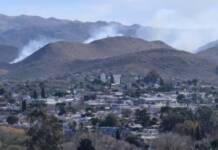 Combaten un incendio forestal en La Calera