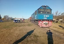 Santiago Temple: Un adolescente fue embestido por un tren cuando cruzaba en bicicleta