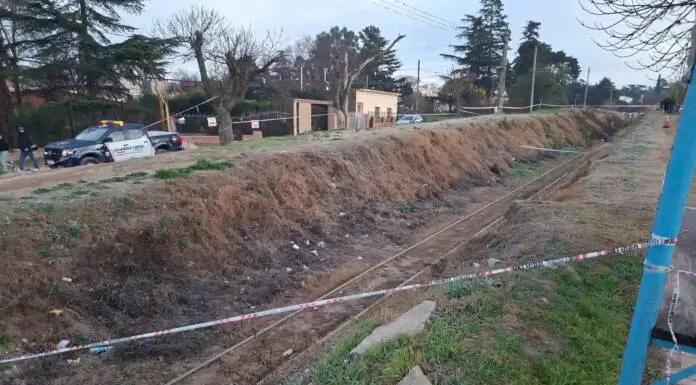 Tragedia en La Falda: El Tren de las Sierras arolló a dos hombres que estaban en las vías