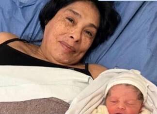 Una mujer de 62 años dio a luz a su primer hijo y marcó un récord en el país