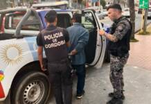 Temerario: Le arrojó una baldosa a una mujer para robarle la moto en Carlos Paz