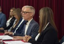 Con tono electoral y críticas a la oposición, Avilés llamó a reforzar la «identidad carlospacense»