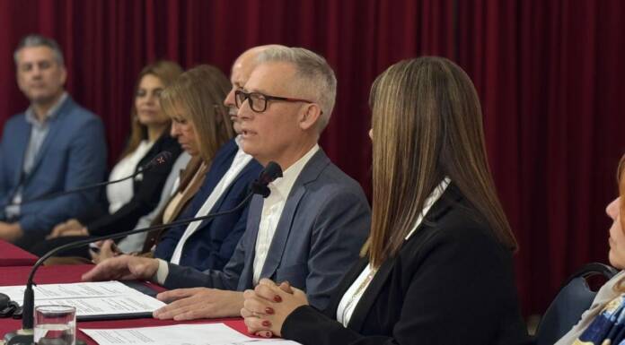 Con tono electoral y críticas a la oposición, Avilés llamó a reforzar la «identidad carlospacense»