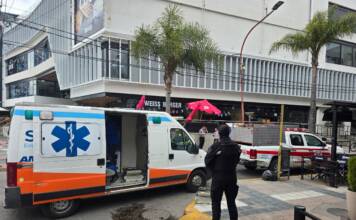 Un operario sufrió graves quemaduras por una explosión en el Shopping WO