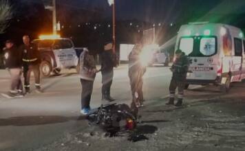 Choque entre una moto y un auto dejó a una motociclista herida en Mayú Sumaj