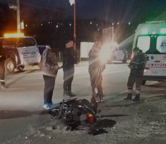 Choque entre una moto y un auto dejó a una motociclista herida en Mayú Sumaj