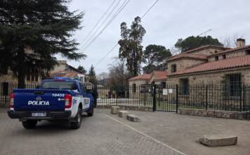 Desalojan el Colegio Parroquial por la muerte de un empleado e investigan el caso (video)