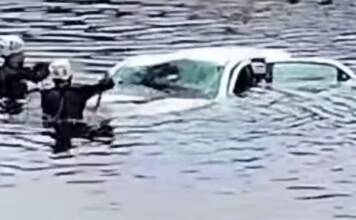 Una camioneta cayó al río Cosquín: tres jóvenes fueron rescatados y trasladados al Hospital Funes