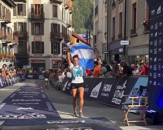 Emocionante e histórico: Viviana Pardo fue tercera en su categoría en el Mont Blanc (Video)