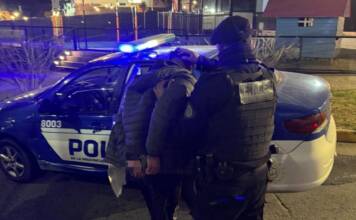 Carlos Paz: quiso escapar en moto, manejó en contramano y terminó detenido