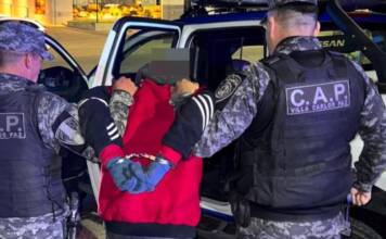Carlos Paz: Rompió la vidriera de un kiosco y se ocultó en una vivienda