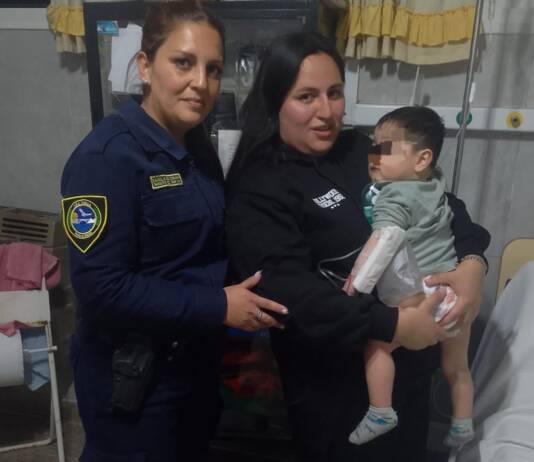 Carlos Paz: Rápida intervención policial permitió salvar la vida de un bebé