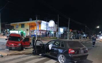 Dos personas hospitalizadas tras el choque entre un auto y un utilitario en Carlos Paz