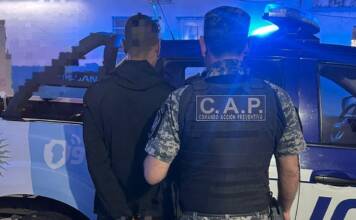 Detienen a un sospechoso que ingresó a un comercio y rompió una vidriera