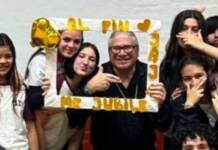 Emotivo homenaje: aplausos y emoción para despedir a un histórico docente del IESS